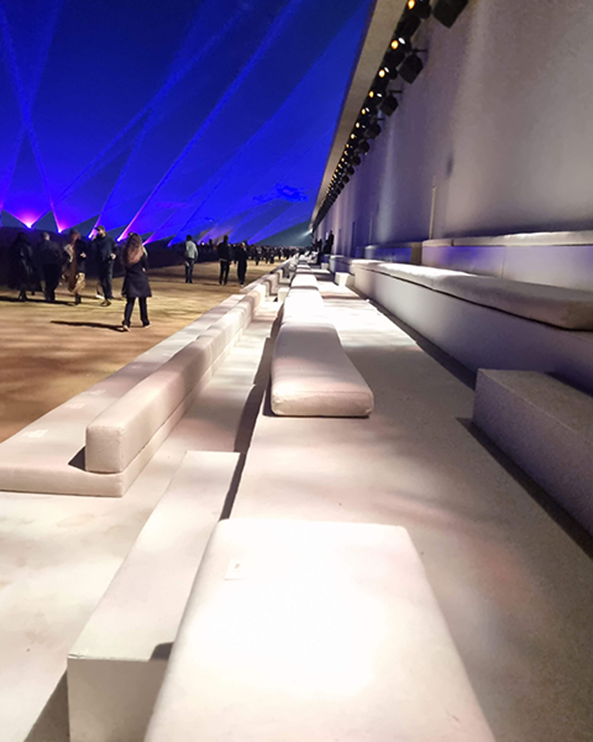 Sfilata di moda Piramidi di Giza Egitto